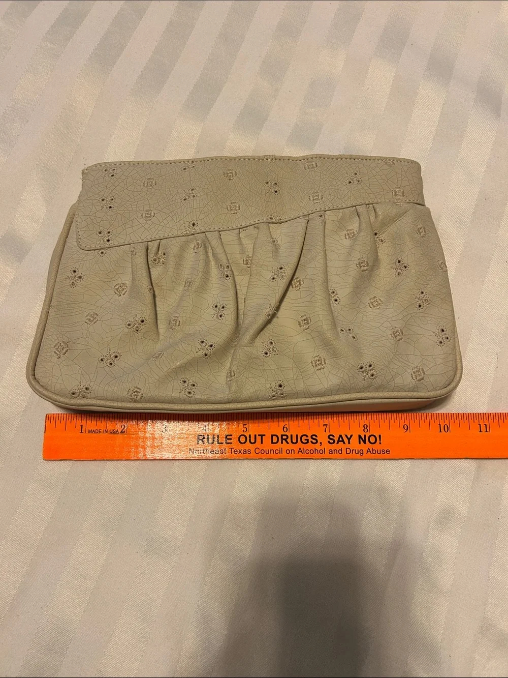 Vgt Theodor of California off white clutch. 50’s-60’s.